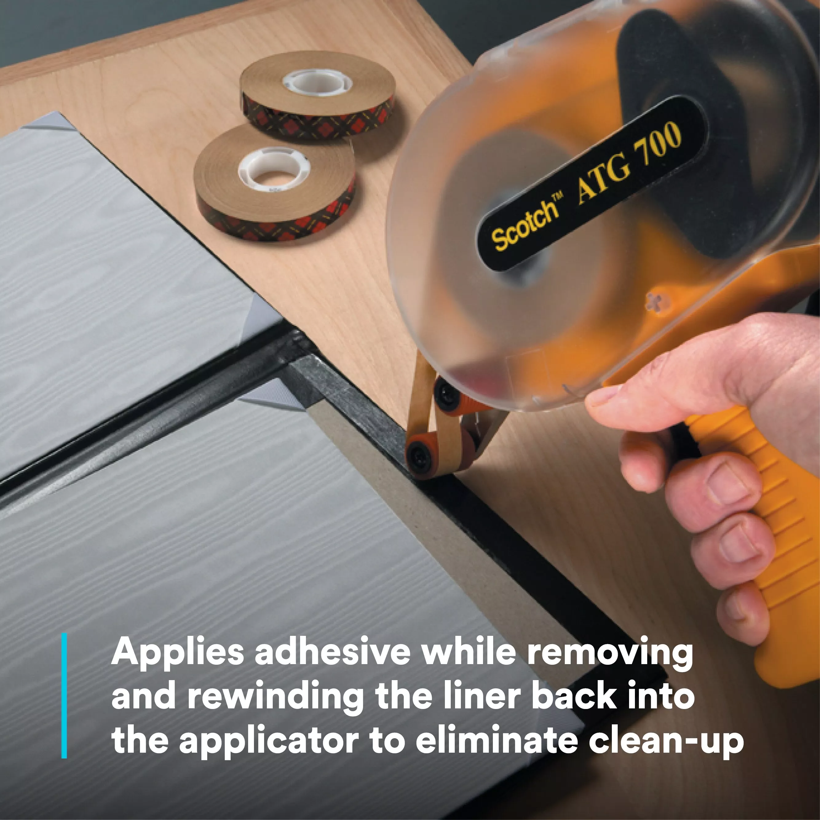 SKU 7000031199 | Scotch® ATG 700 Adhesive Applicator