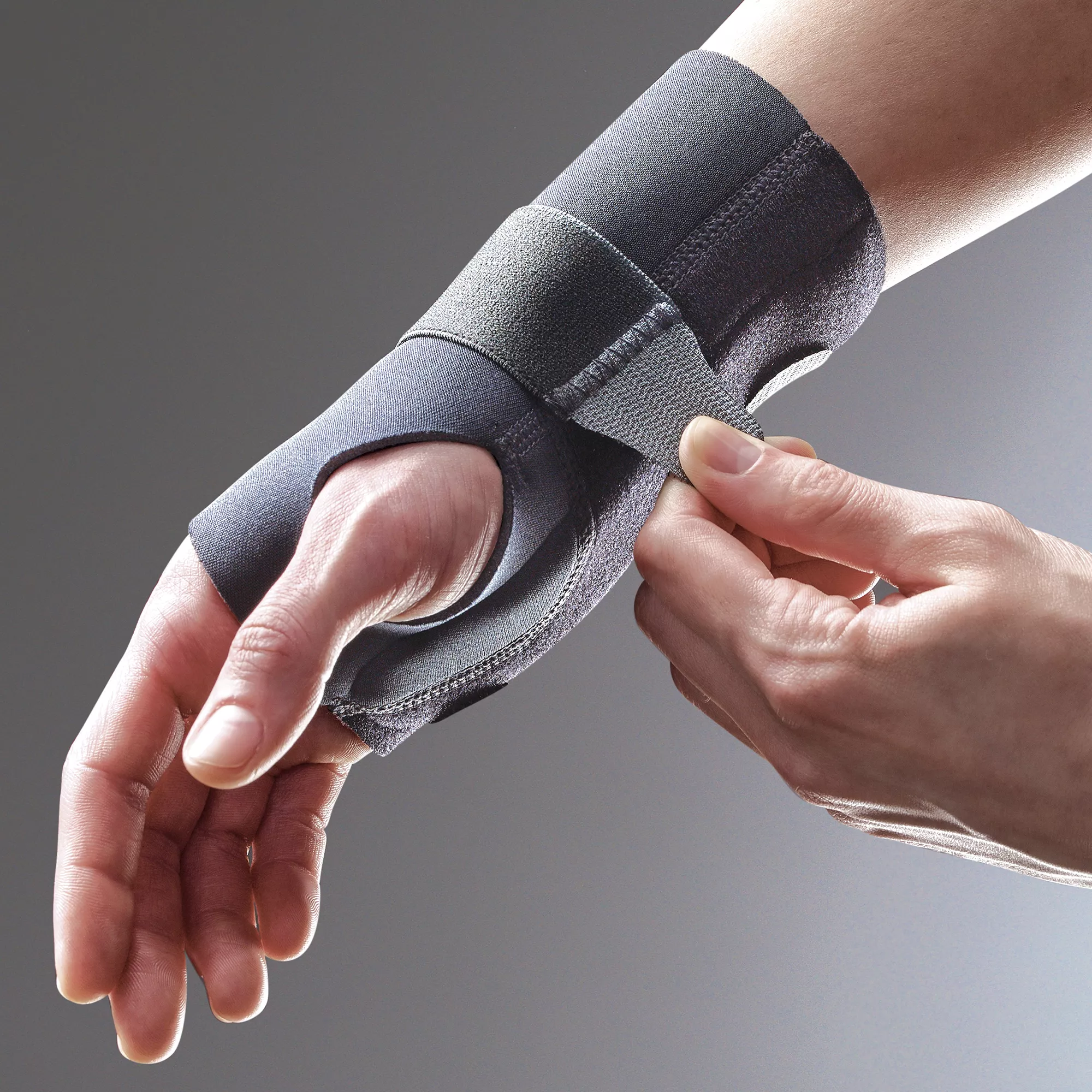 SKU 7100157236 | FUTURO™ Compression Stabilizing Wrist Brace