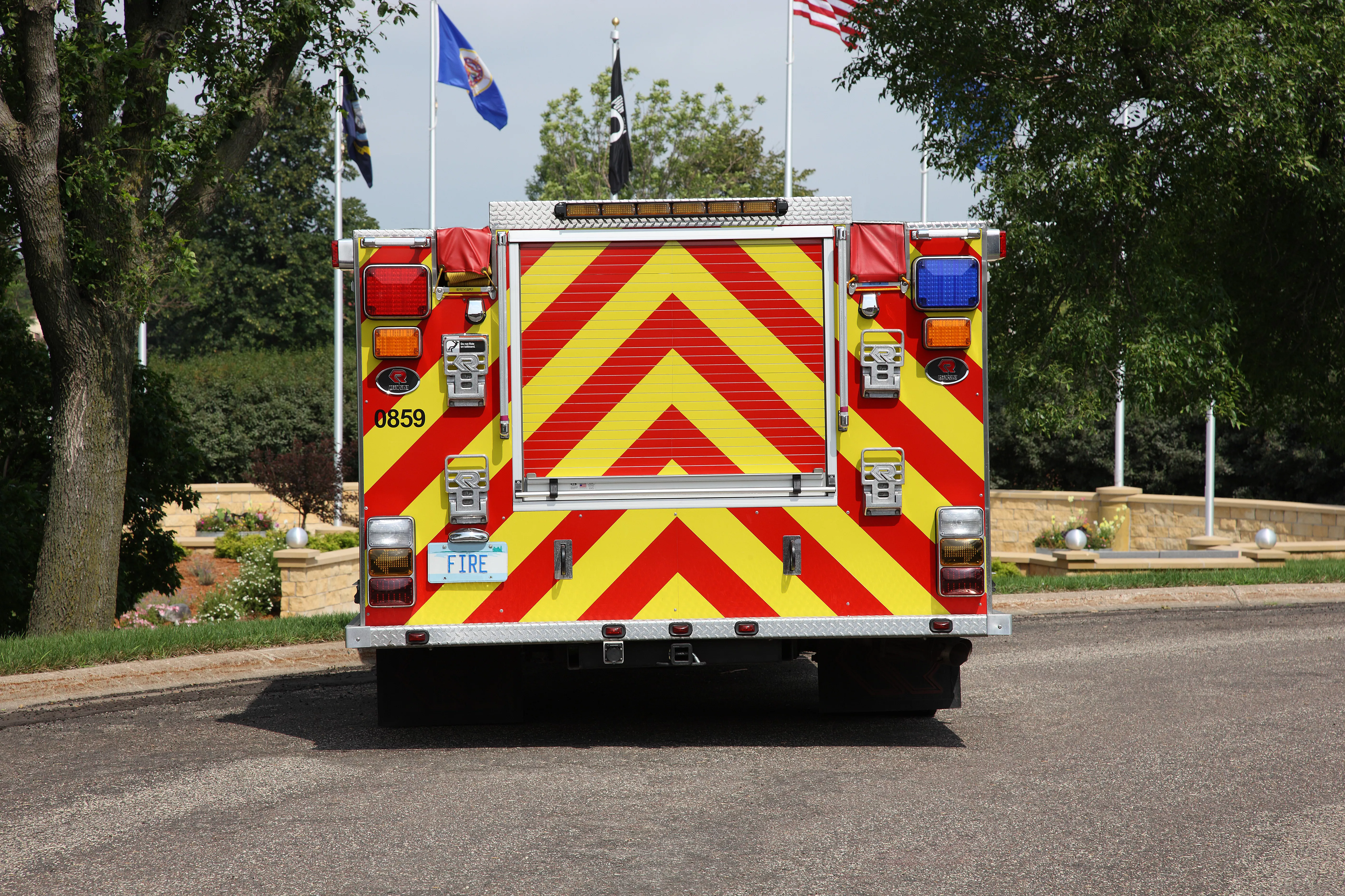 3M™ Diamond Grade™ Emergency Vehicle Markings 983-23 Fluorescent Yellow/Green, 51 mm x 45.7 m