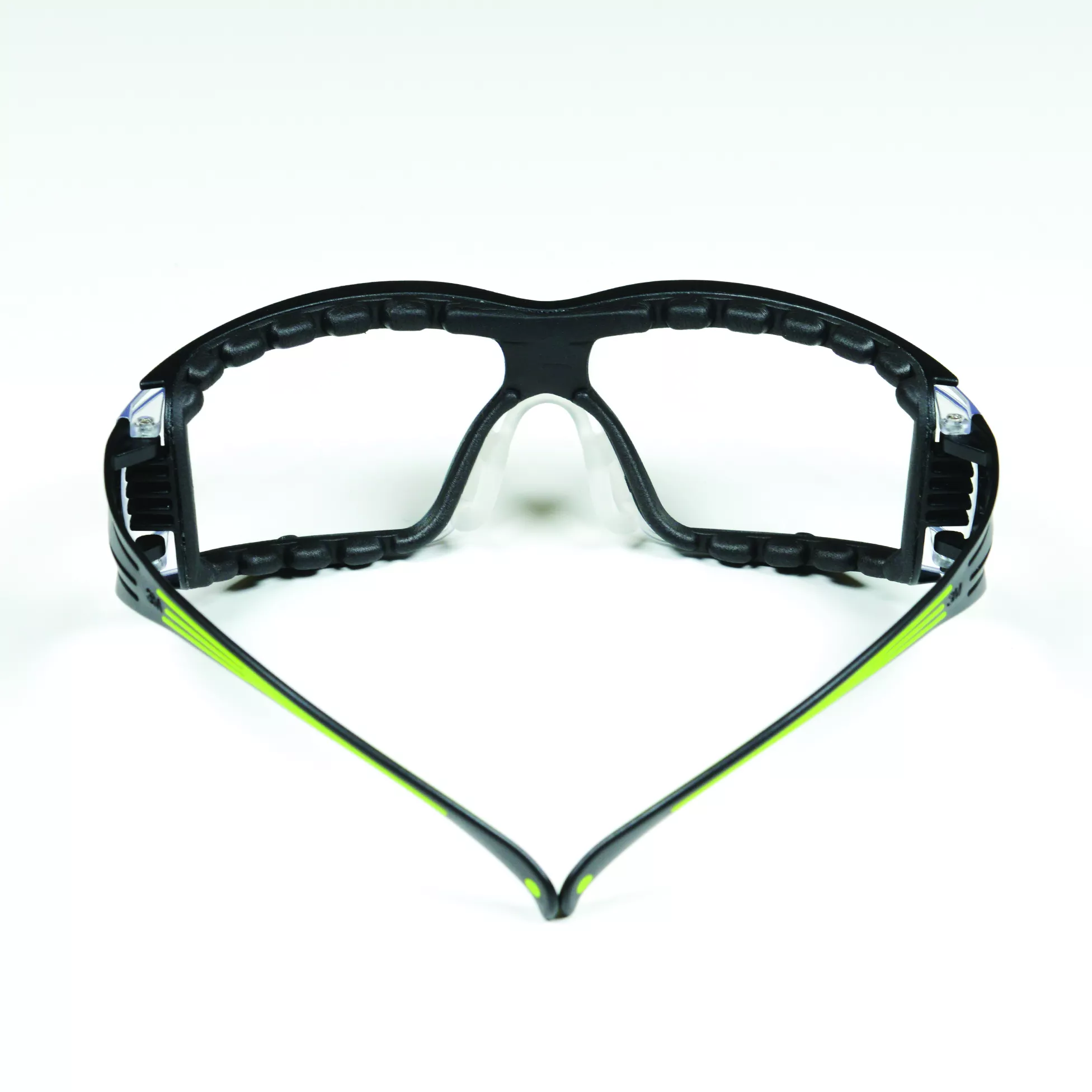 SKU 7100112131 | 3M™ SecureFit™ Safety Glasses SF401AF-FM