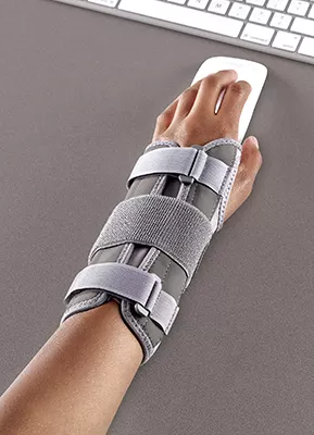 SKU 7100156133 | FUTURO™ Deluxe Wrist Stabilizer Left Hand