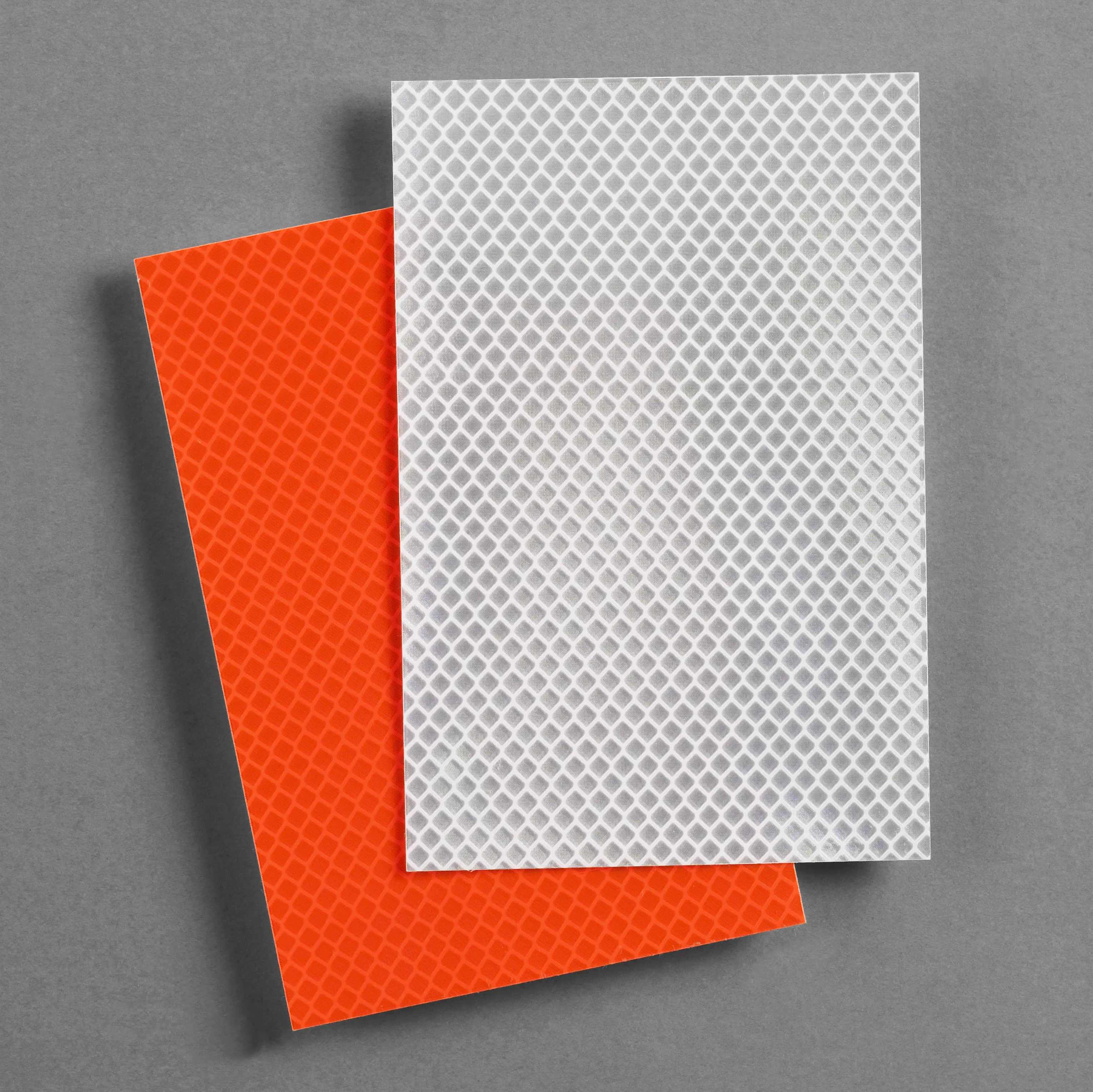 SKU 7000142185 | 3M™ Diamond Grade™ DG³ Pre-Striped Barricade Sheeting Series 446R
Orange/White