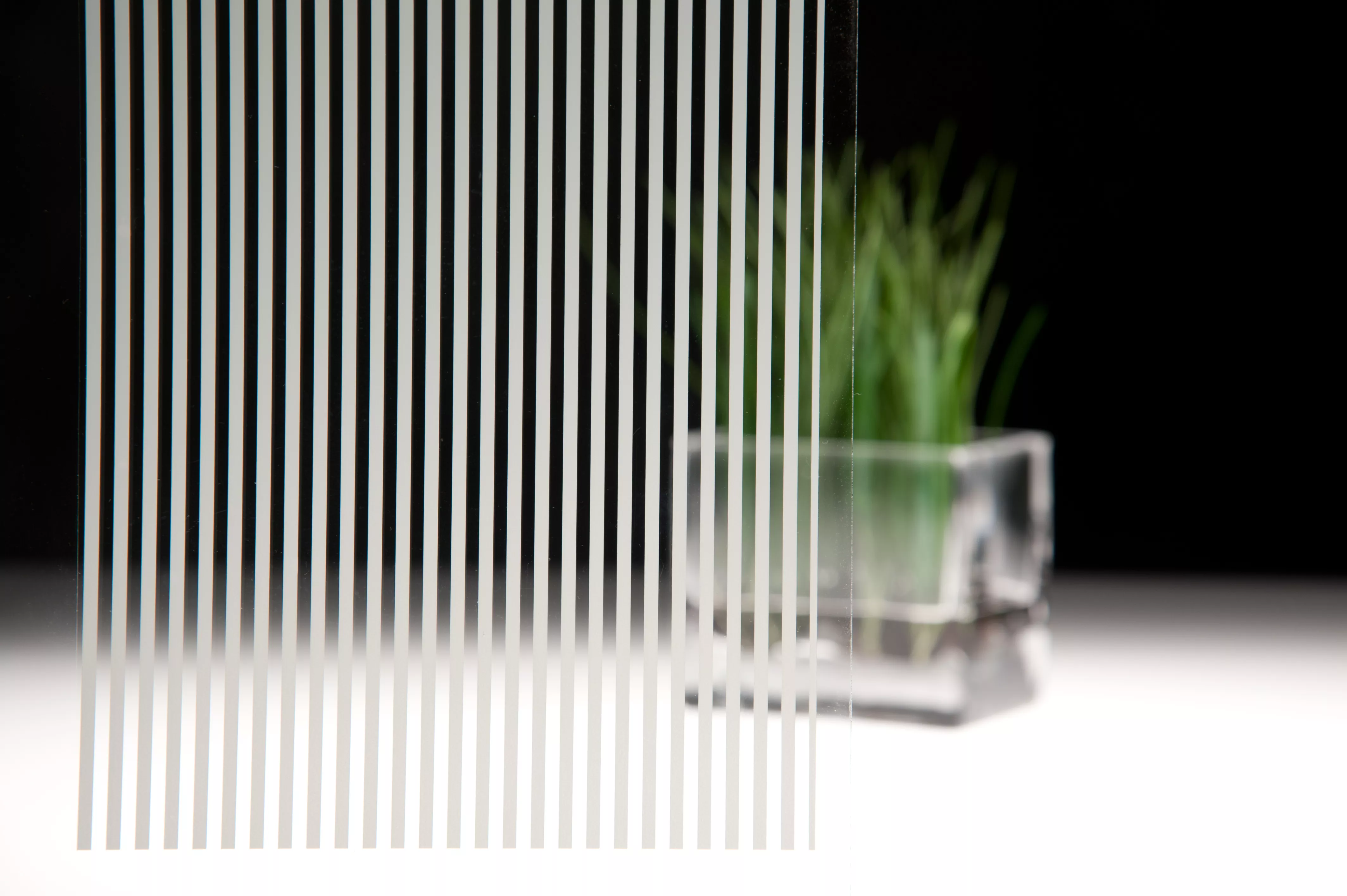 SKU 7000008085 | 3M™ FASARA™ Glass Finishes Stripe SH2FGFN